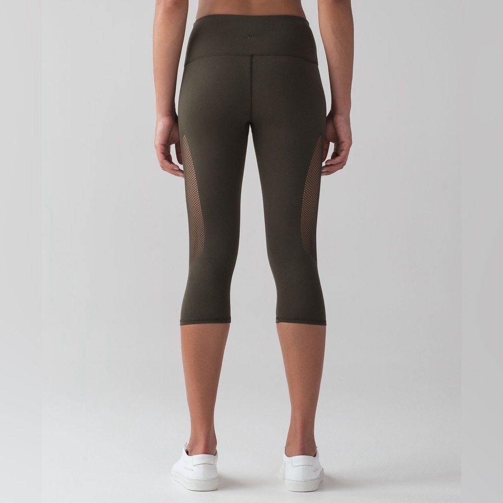Lululemon Reveal Crop (15") - Picture 3 of 10